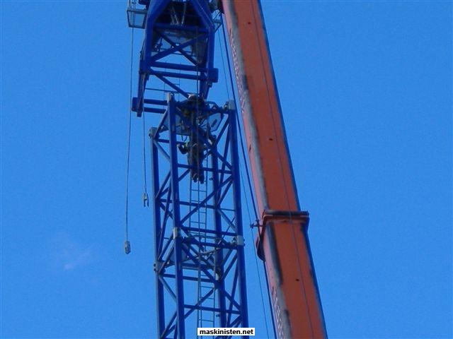 "Scary photos" !! Tower Crane Erection - 3
